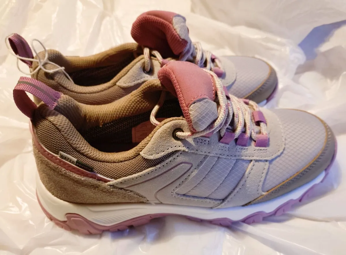 2 Pairs Of Kids/Adults Runners (size 4UK) New. - Image 3