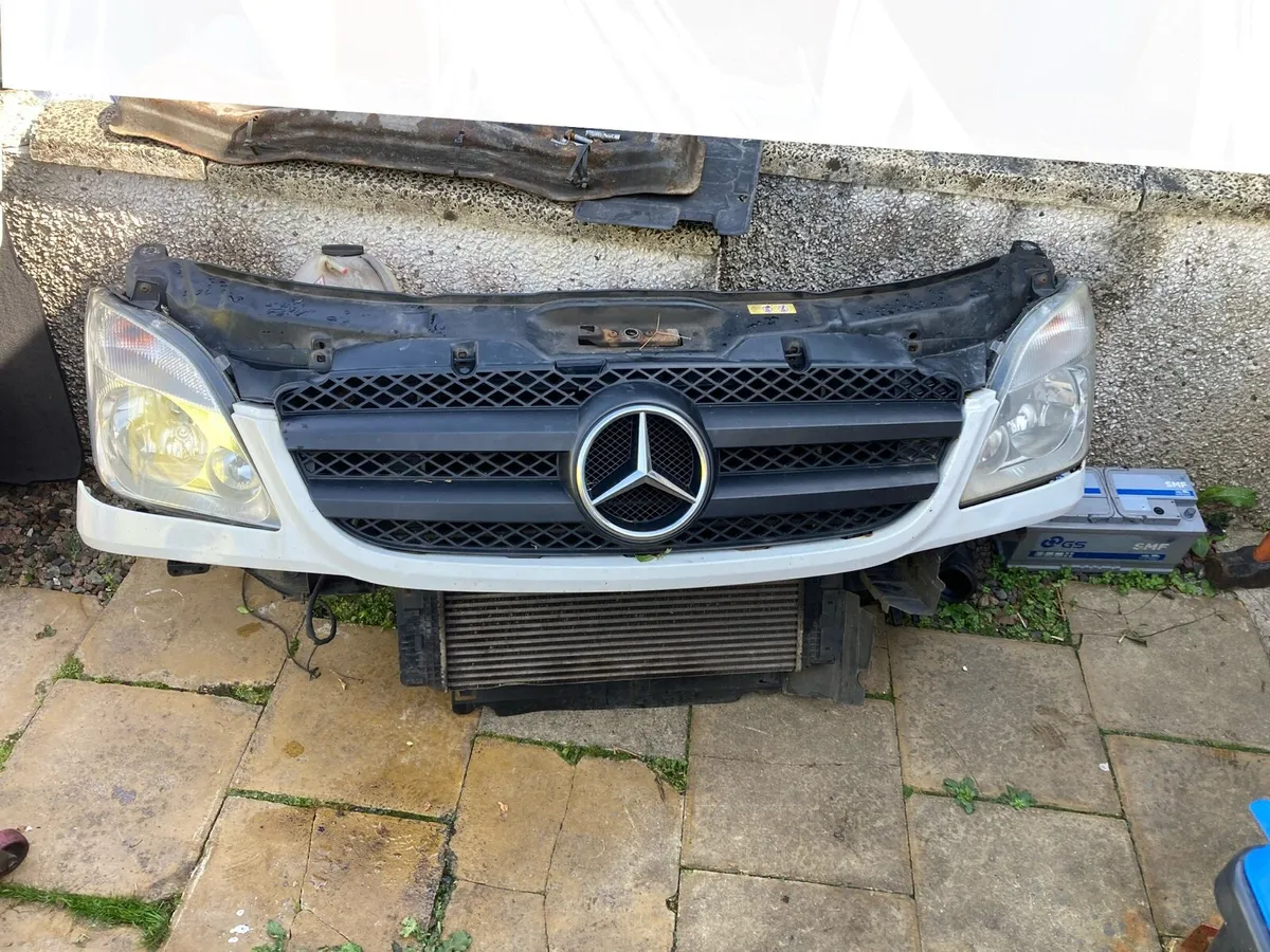 2006-2013 Mercedes-Benz Sprinter W906 - Image 1