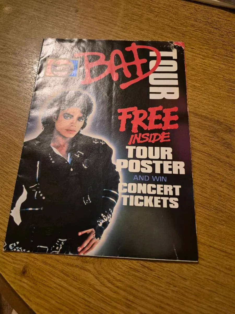 MICHAEL JACKSON'S 1988 BAD TOUR MEMORABILIA - Image 3