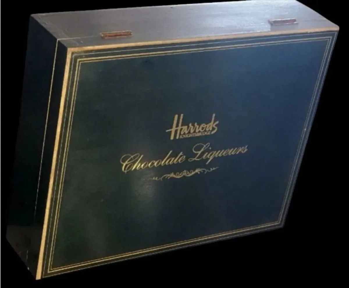 Vintage Harrods Wooden Gift Box - Image 3