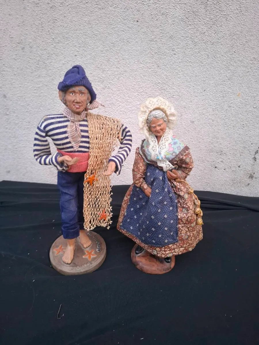 2 santons dolls lot