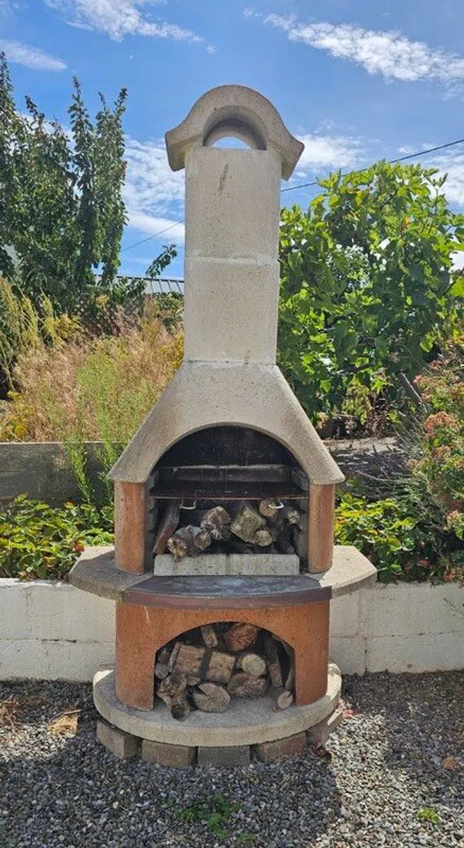 Bushbeck Masonry Barbecue Fireplace - Image 1