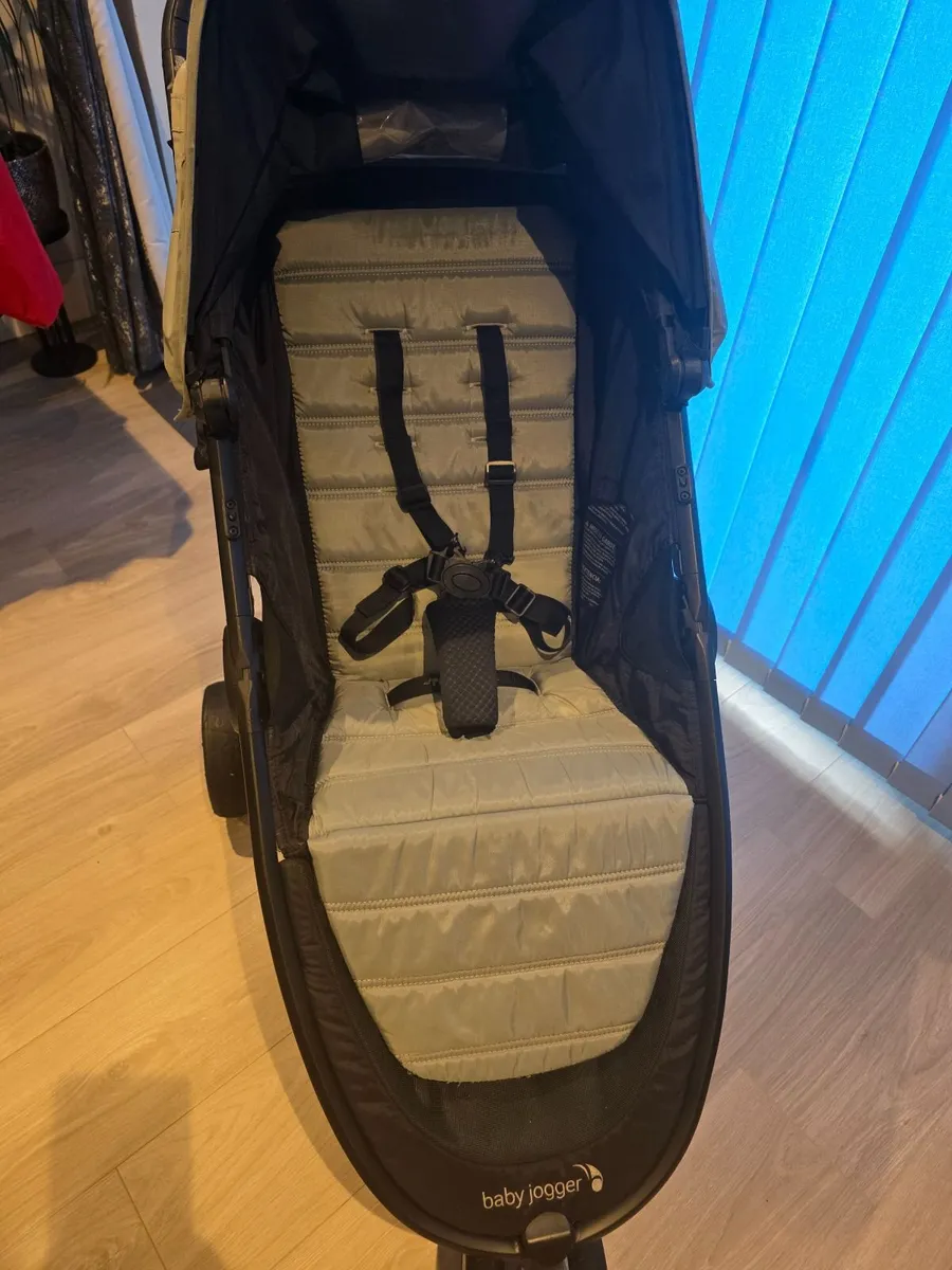 Baby Jogger city mini 2  single stroller - Image 4