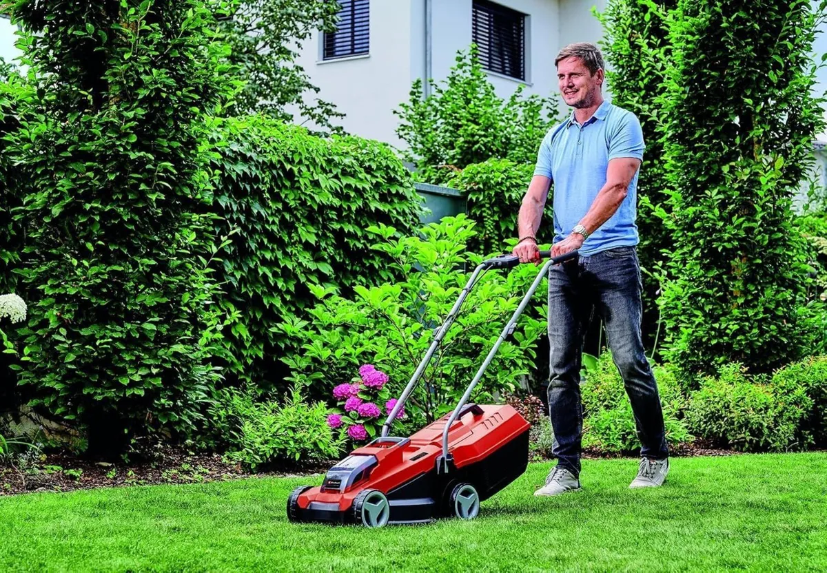Cordless Lawnmower 18V Pxc 32CM Cutting Width 25L - Image 3