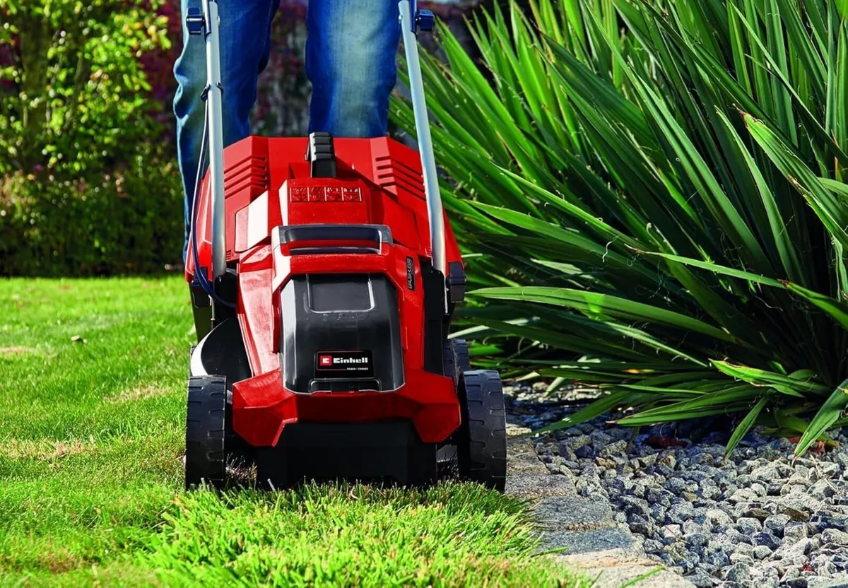 Cordless Lawnmower 18V Pxc 32CM Cutting Width 25L - Image 4