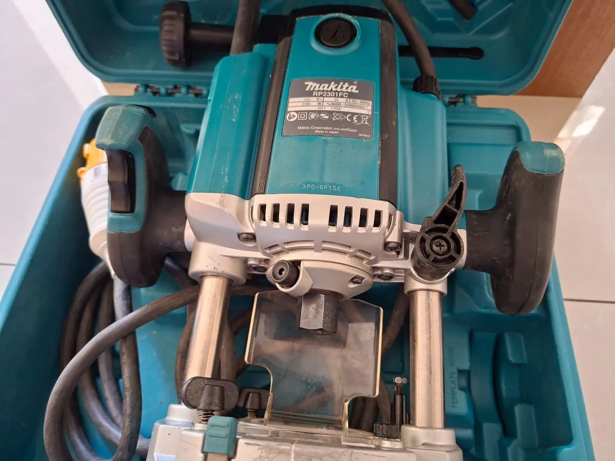 Makita RP2301FC 12mm Router 110v - Image 4