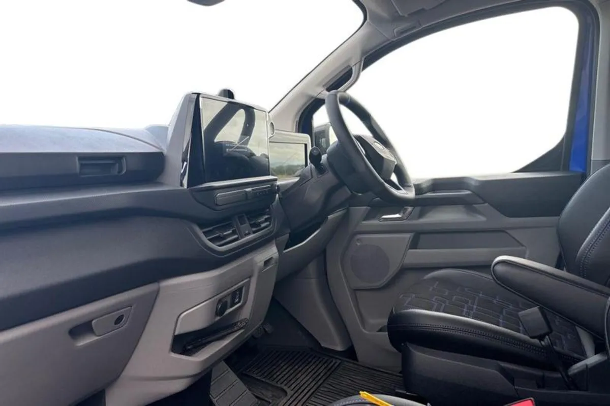 Ford Transit Custom 320 L2  FWD 2.0 EcoBlue 170ps - Image 3