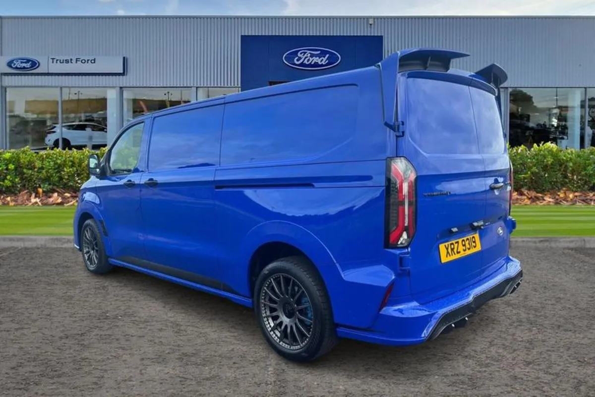 Ford Transit Custom 320 L2  FWD 2.0 EcoBlue 170ps - Image 2