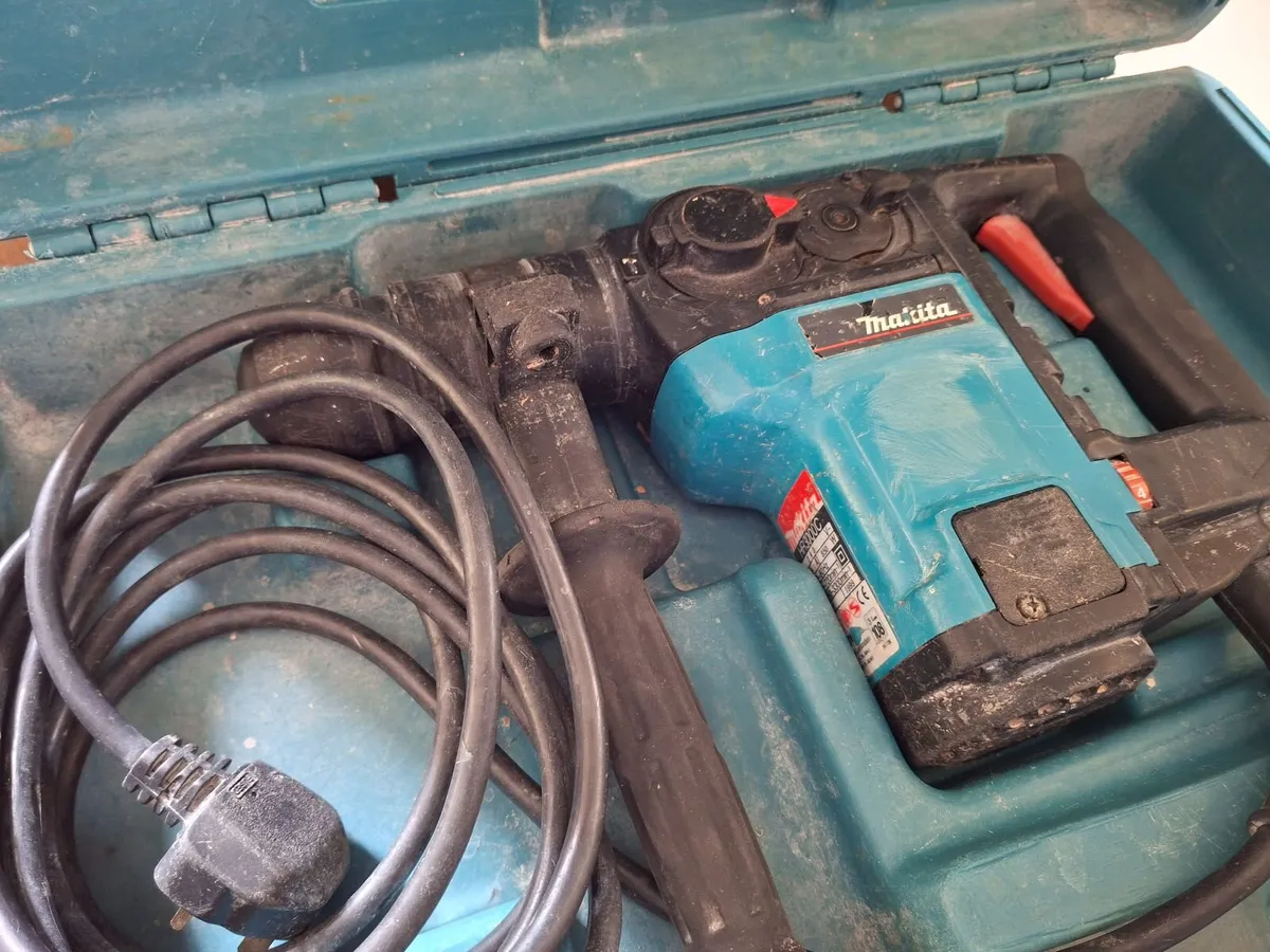 Makita HR3000c Sds+ 3 Mode 240v - Image 4