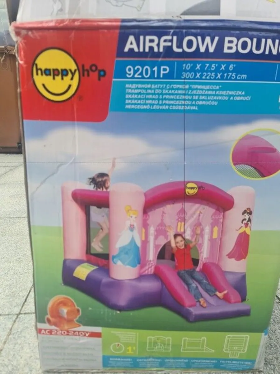 happy hop bouncey castle - Image 1