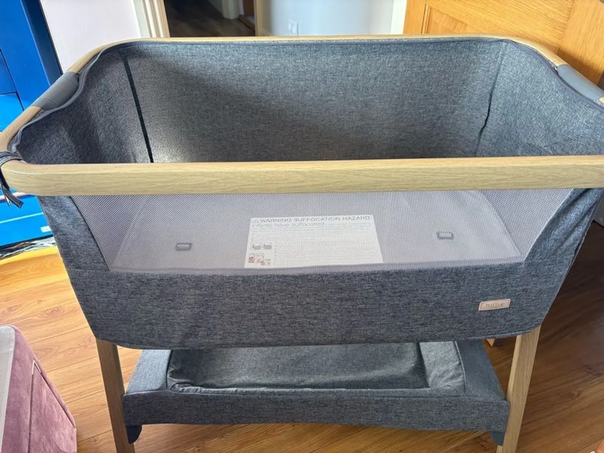 Tutti Bambini cozee crib. - Image 2