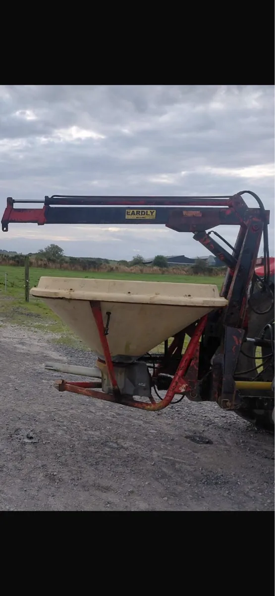 Vicon Spreader with Hoist - Image 2