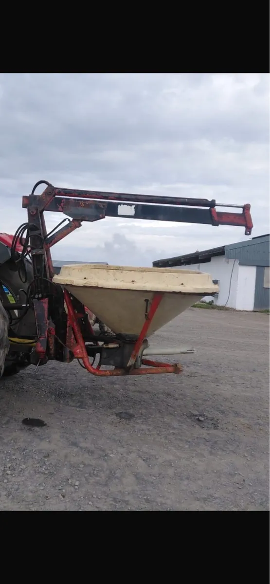 Vicon Spreader with Hoist - Image 3