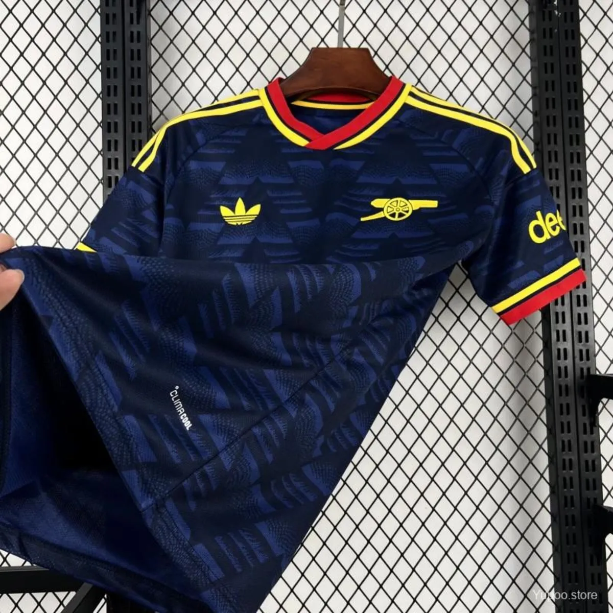 Arsenal 26 /27 football jersey - Image 3