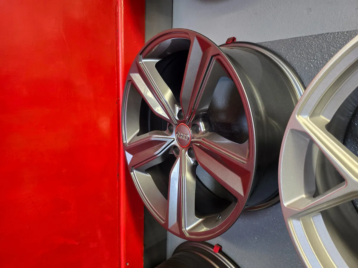 **Special** 19" Audi DS4 Style