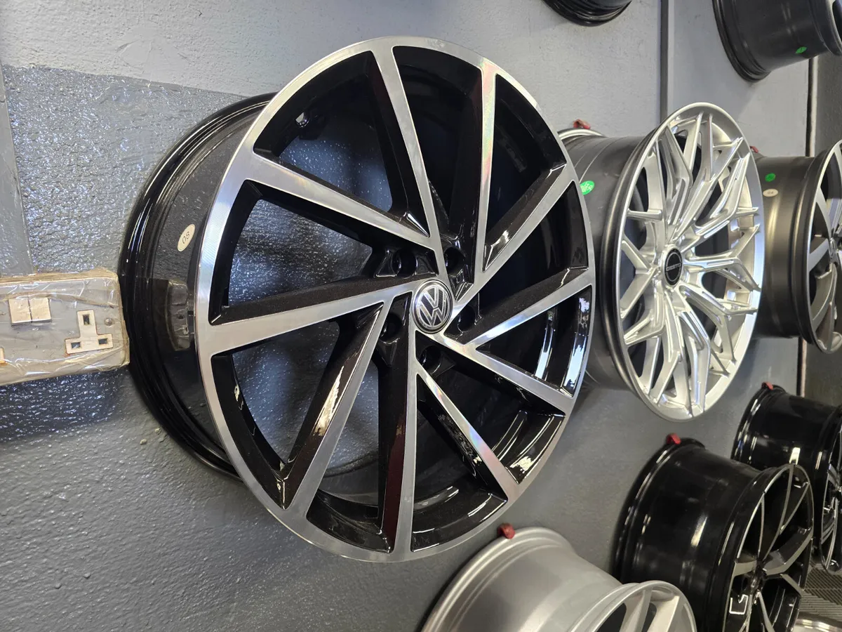 **Special** 18" Volkswagen Spielberg Style
