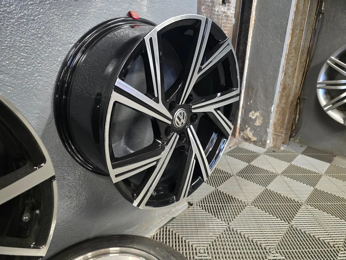 **Special** 18" Volkswagen Bergamo Style