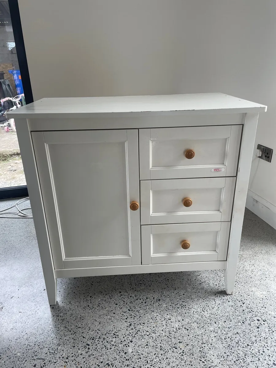 Changing table - Image 1