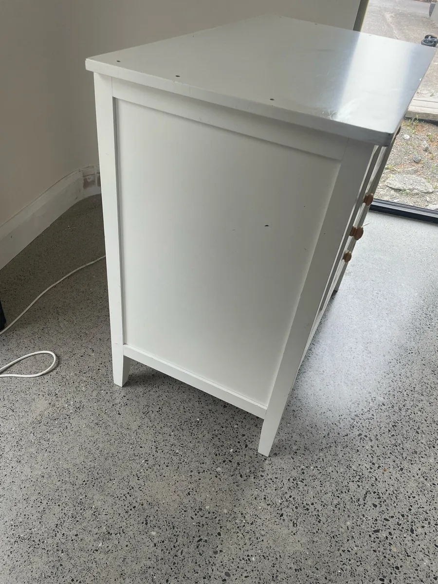 Changing table - Image 3