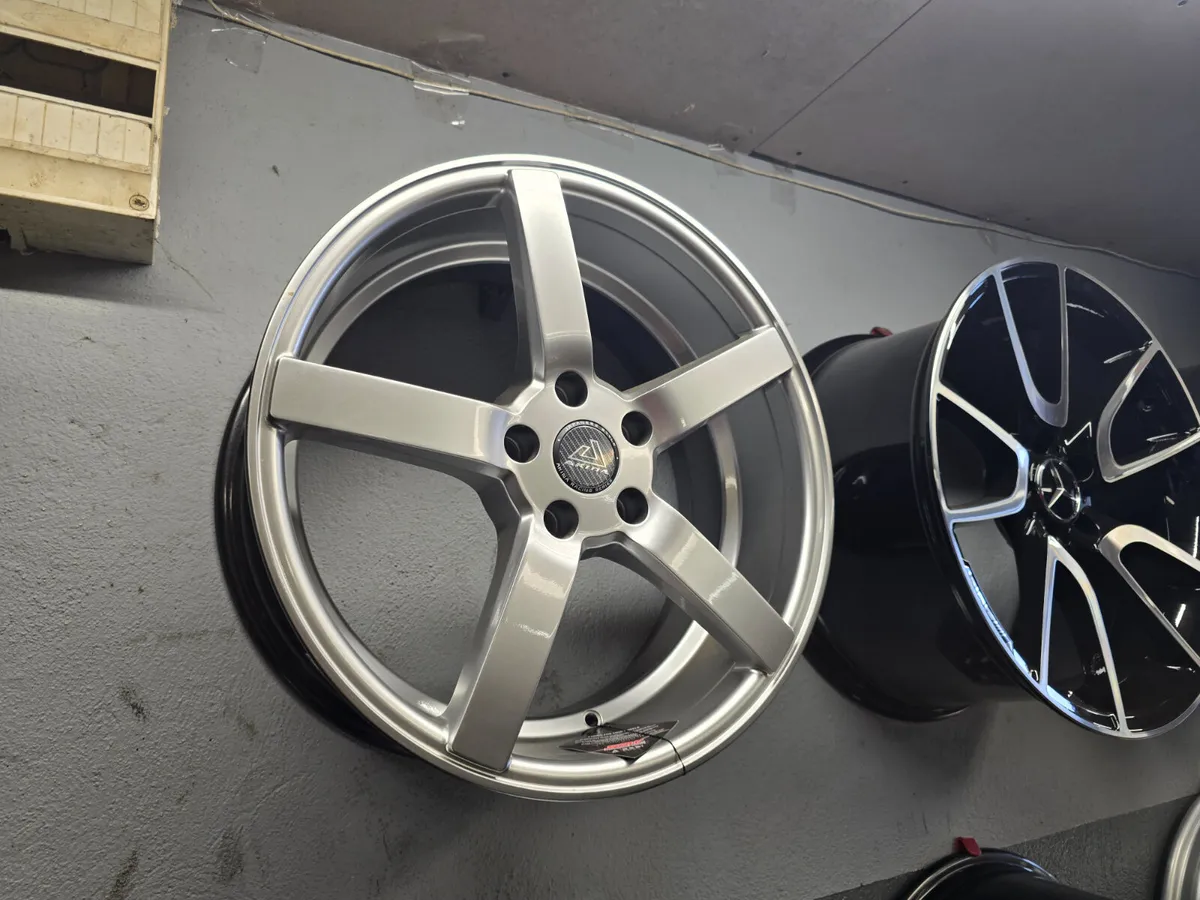 **Special** 18" AKINA Magnum