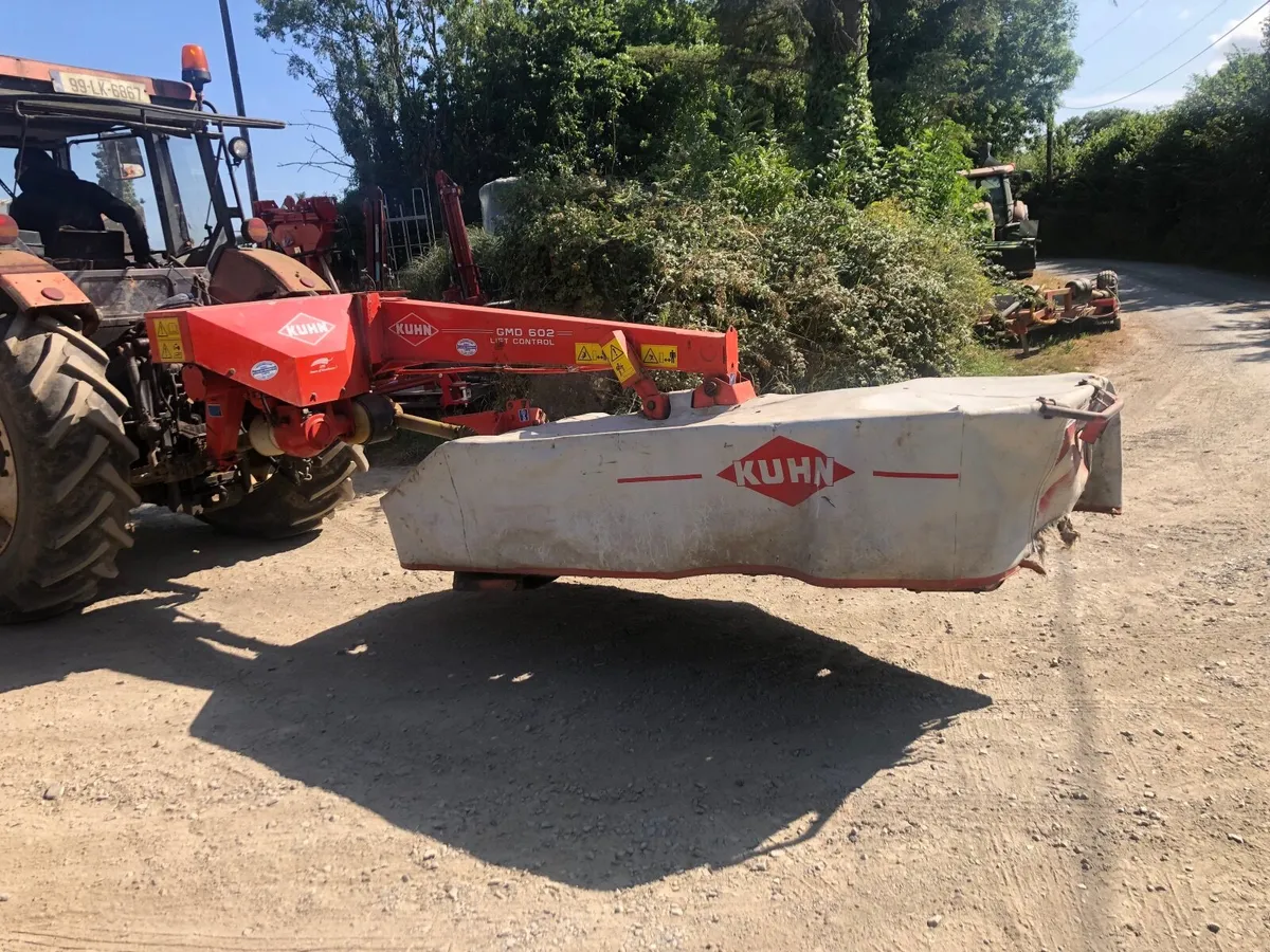 Kuhn 602 eight foo disc mower - Image 4
