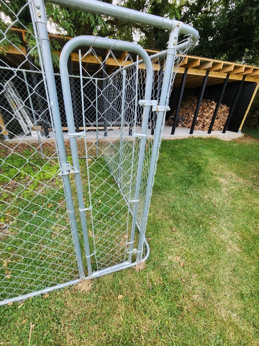 Dog pen 3m x 3m - Image 2
