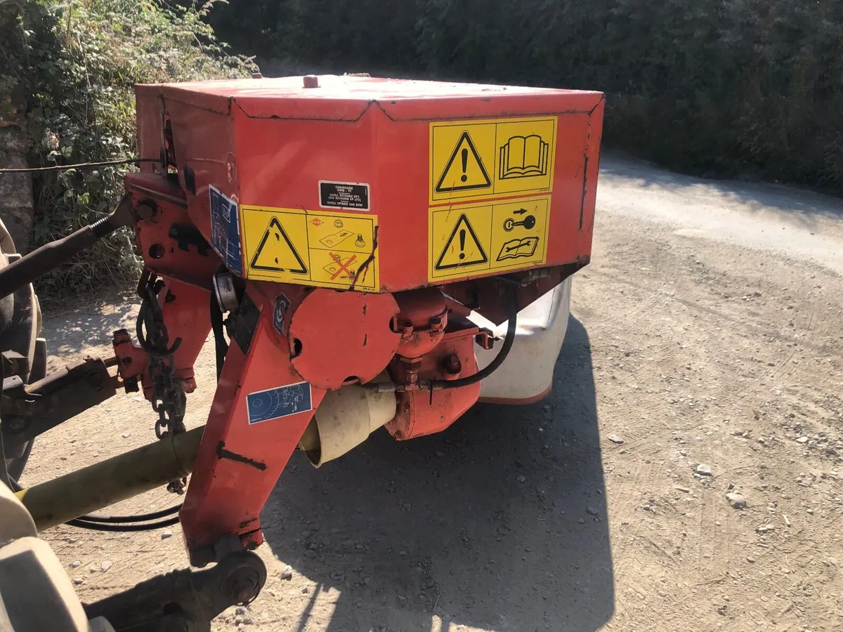 Kuhn 602 eight foo disc mower - Image 2