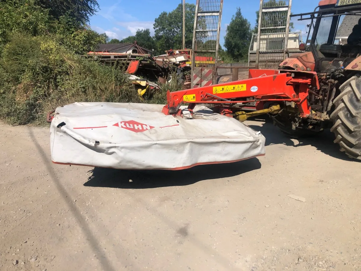 Kuhn 602 eight foo disc mower - Image 3