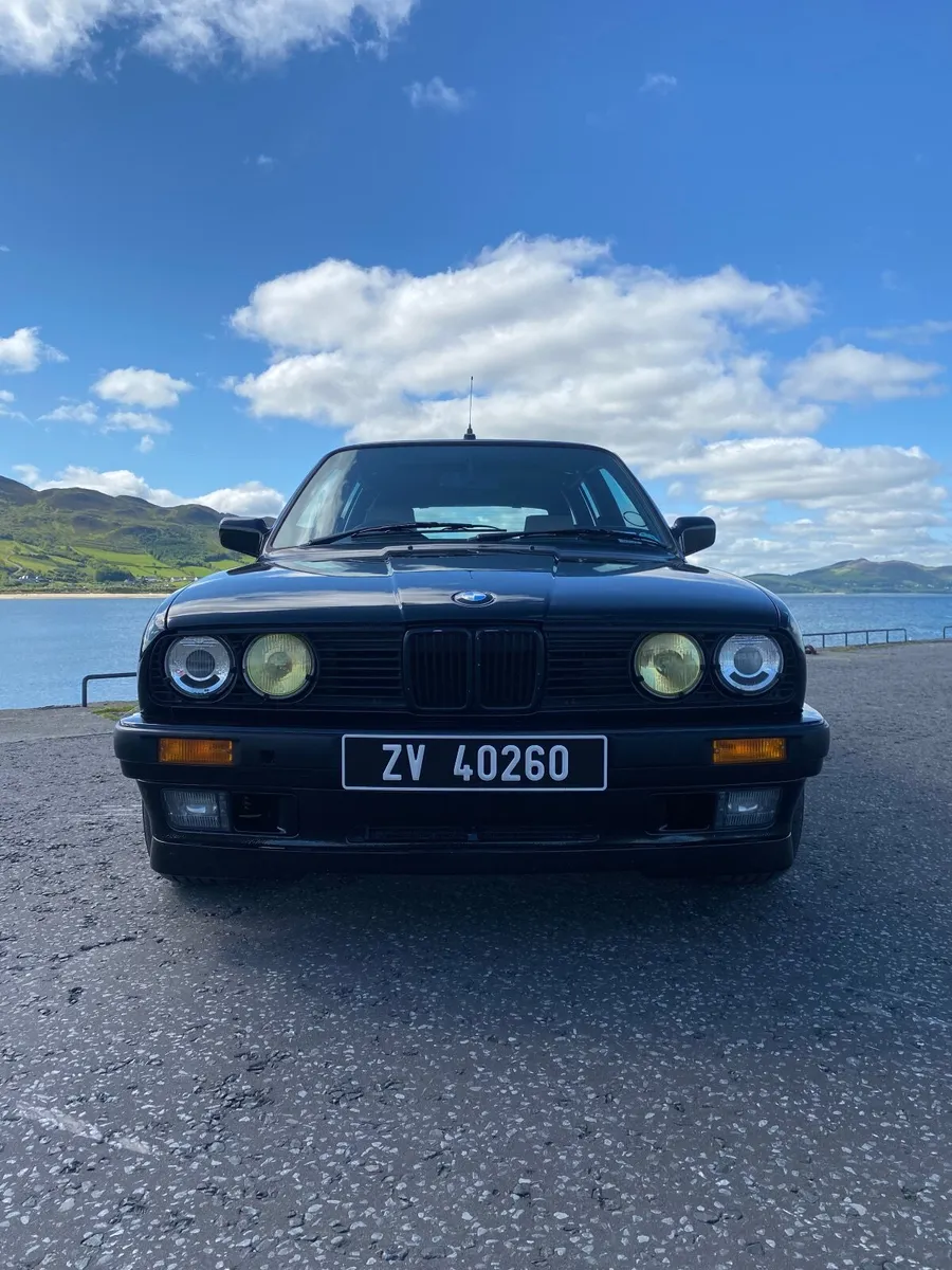 BMW 325i Touring (E30) - Image 2