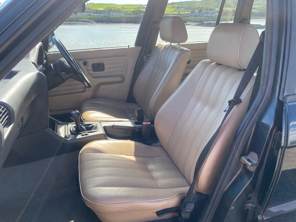 BMW 325i Touring (E30) - Image 4
