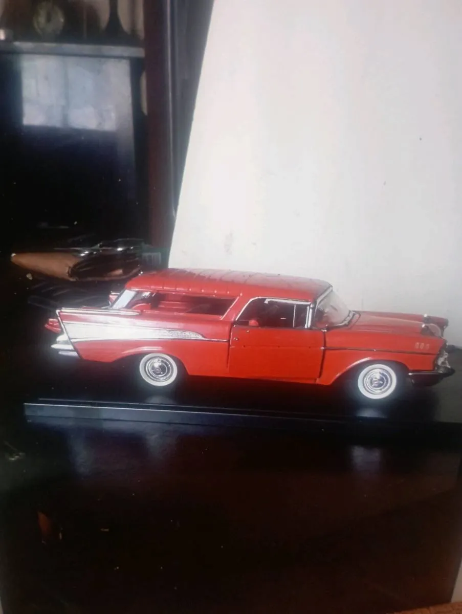 VINTAGE 1959CADILLAC  BELL AIR 1-18 SCALE DIE-CAST - Image 2