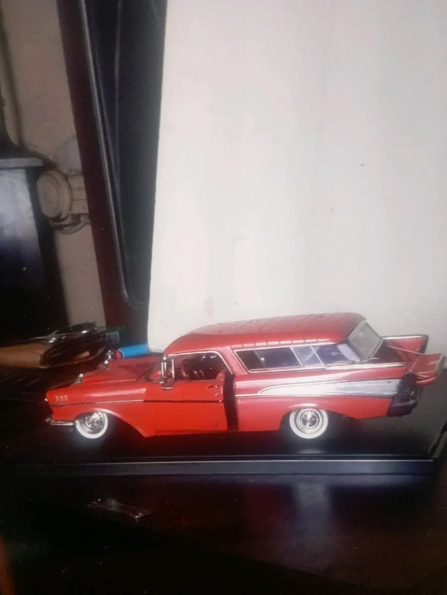 VINTAGE 1959CADILLAC  BELL AIR 1-18 SCALE DIE-CAST - Image 4