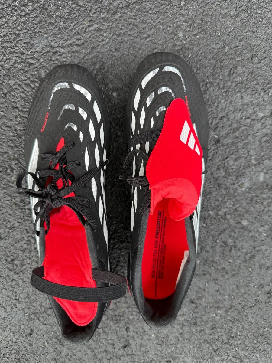 Football boots - Image 1