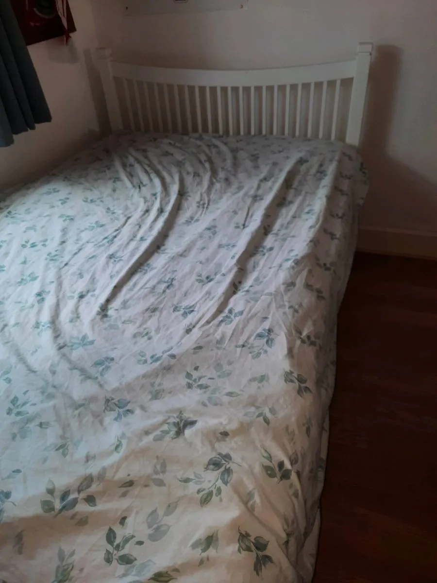 4 ft double bed - Image 3