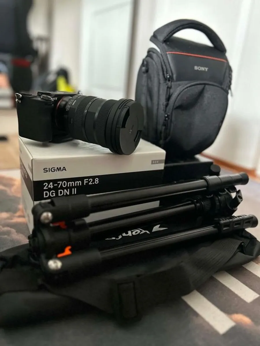 Sony Alpha 7 - Image 2