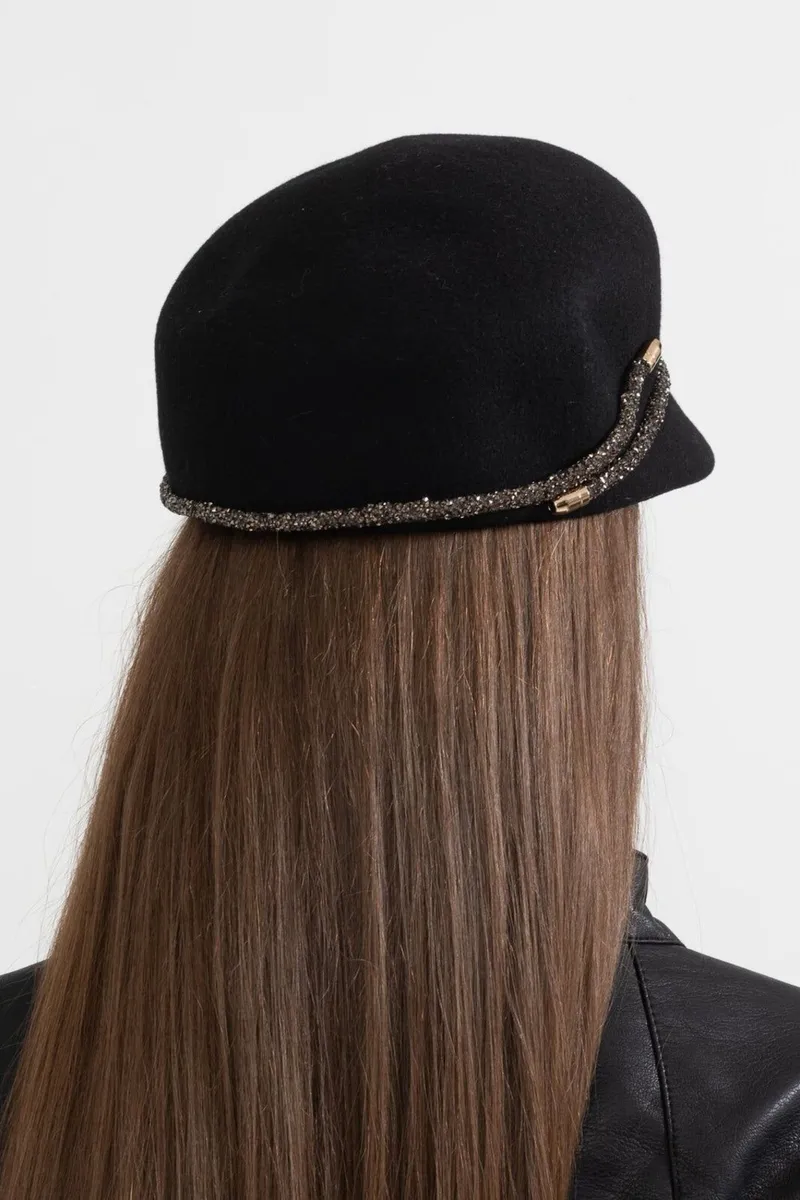 Womens hat - Image 1