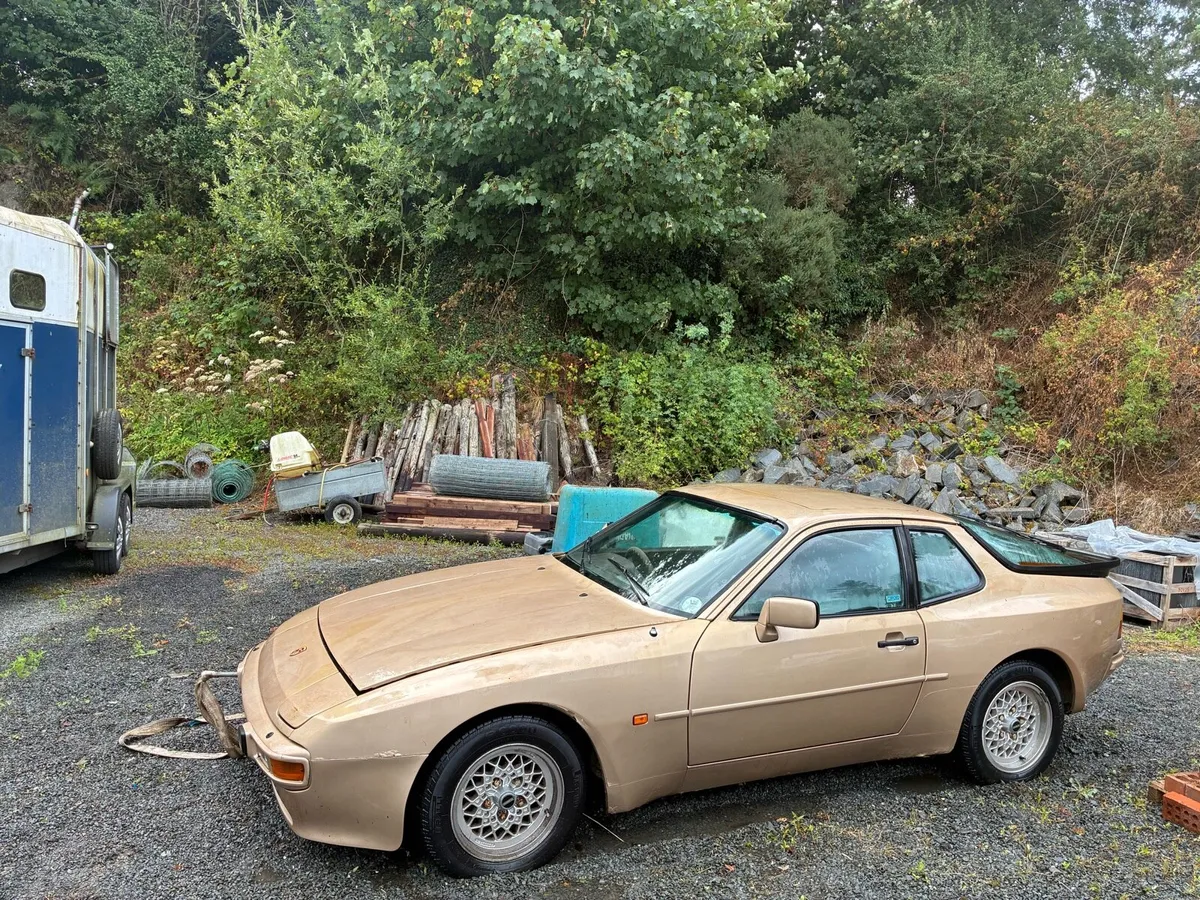1985 Porsche 944 - Image 2
