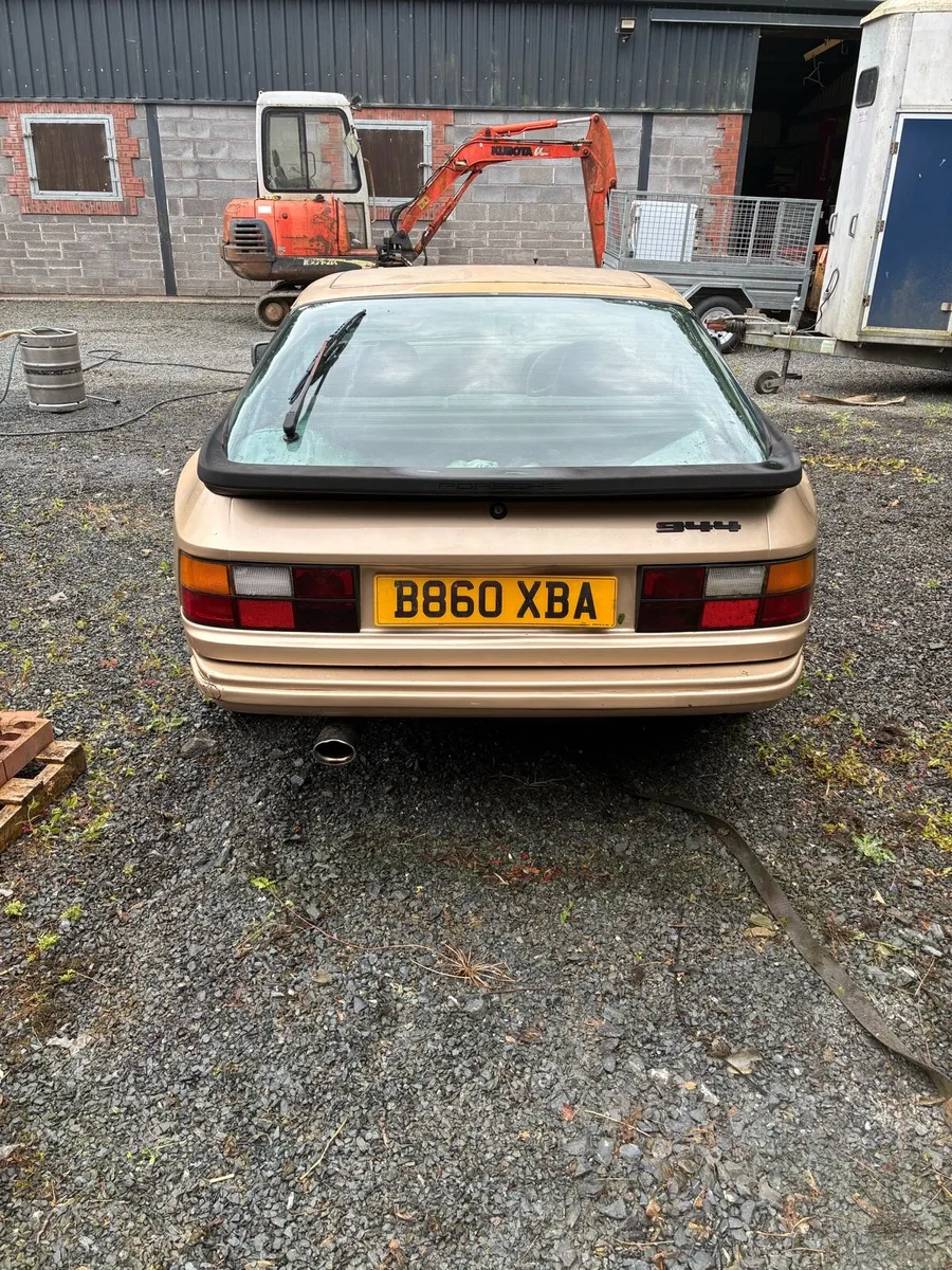 1985 Porsche 944 - Image 4