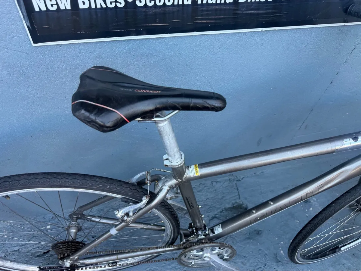 Giant hybrid bike❗️Open 7 days of the week ❗️ - Image 4