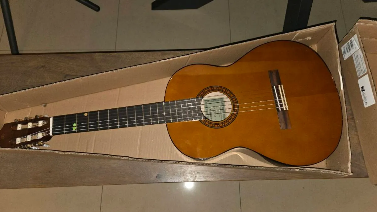 2 x Kids Yamaha Guitars - Image 3