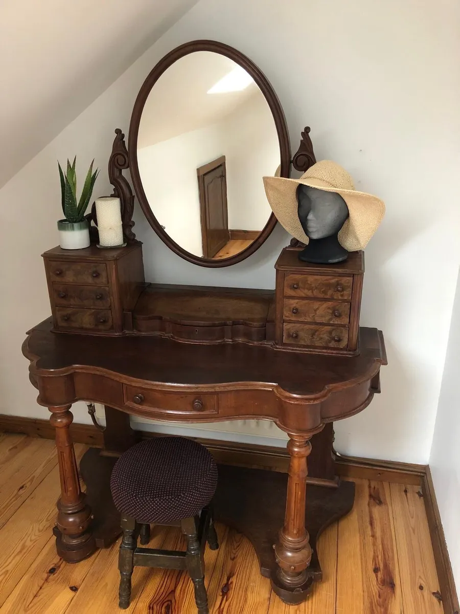 Dressing tables and Wardrobe - Image 1