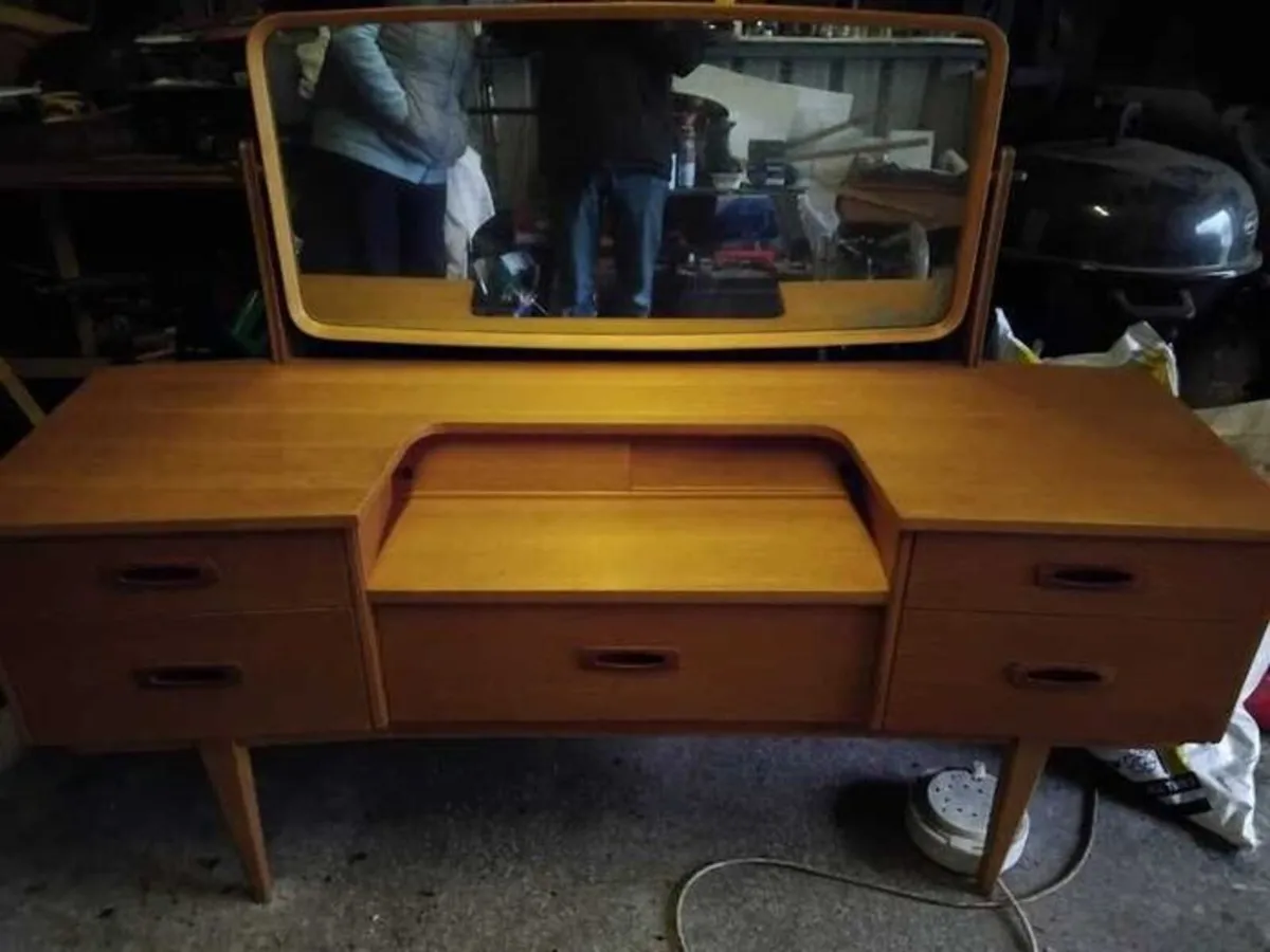 Dressing table - Image 2