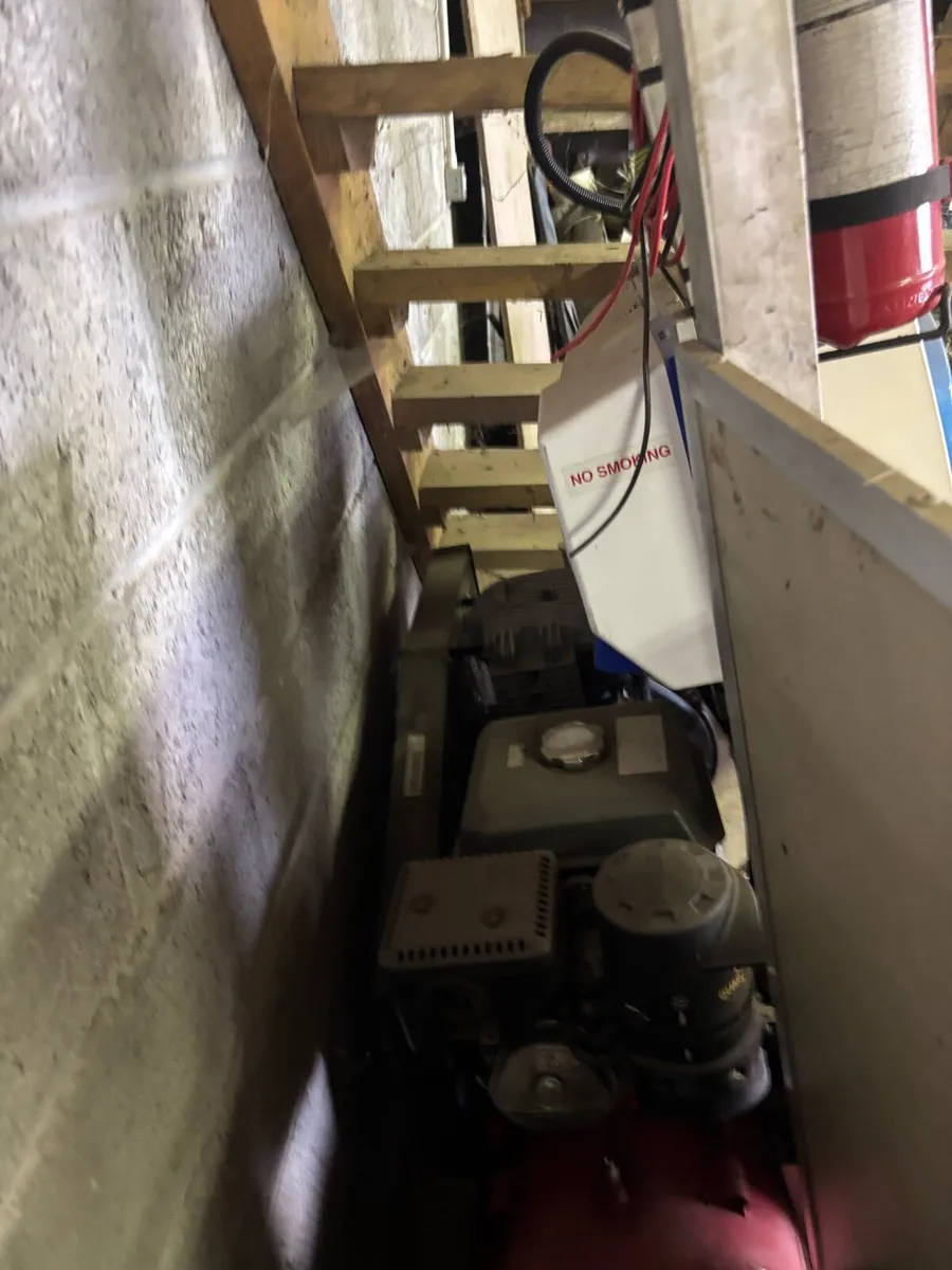 Contents of a mobile tyre fitting van - Image 3