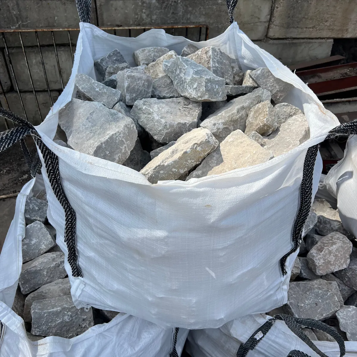 Building limestone - Image 1