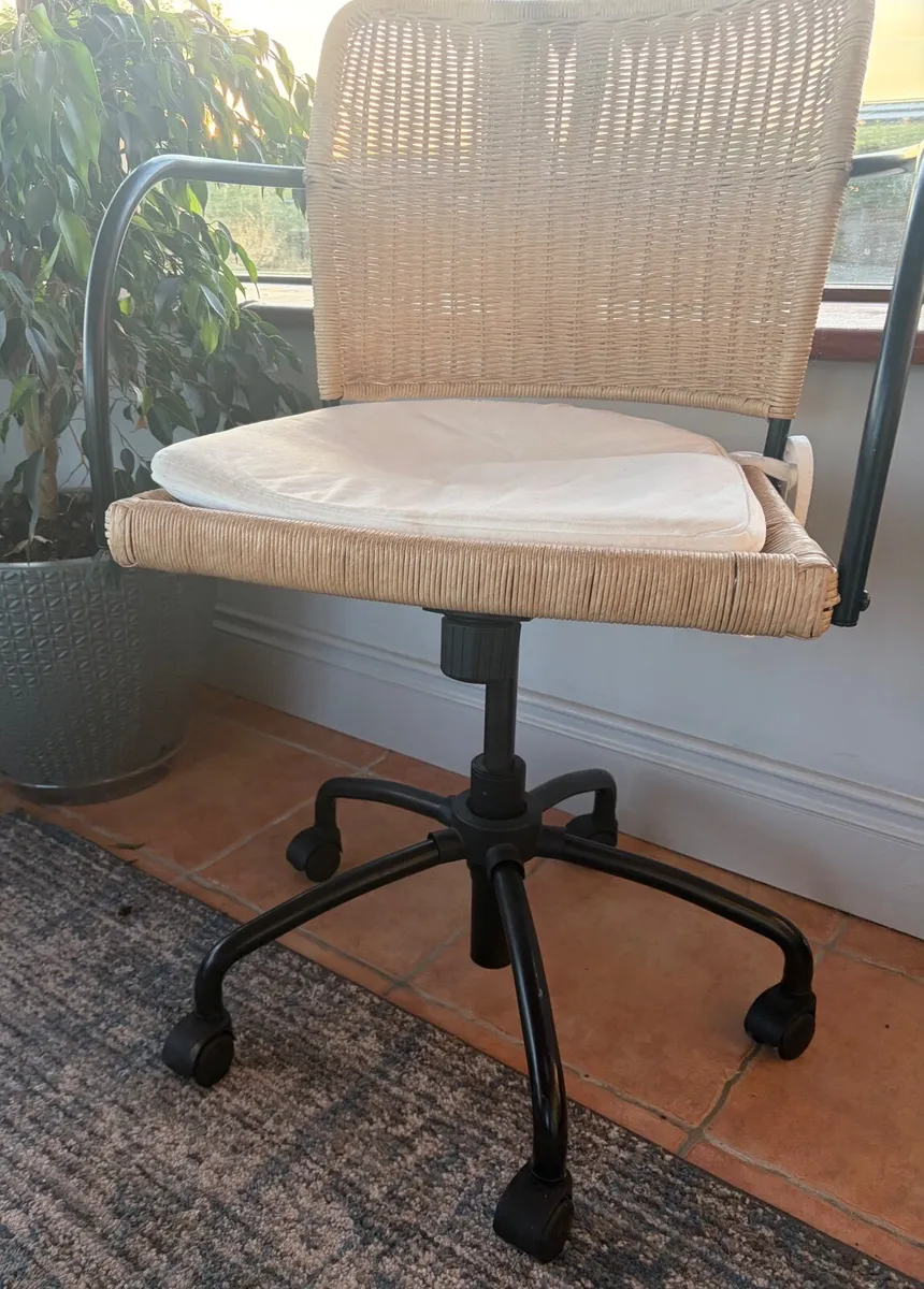 Swivel chair - Image 3