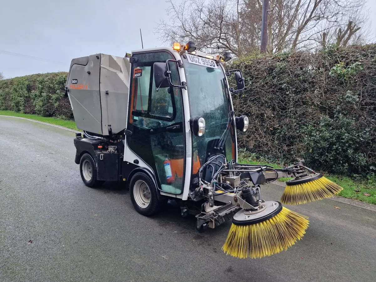 2021 Holder X45i Roadsweeper Road Sweeper - Image 3