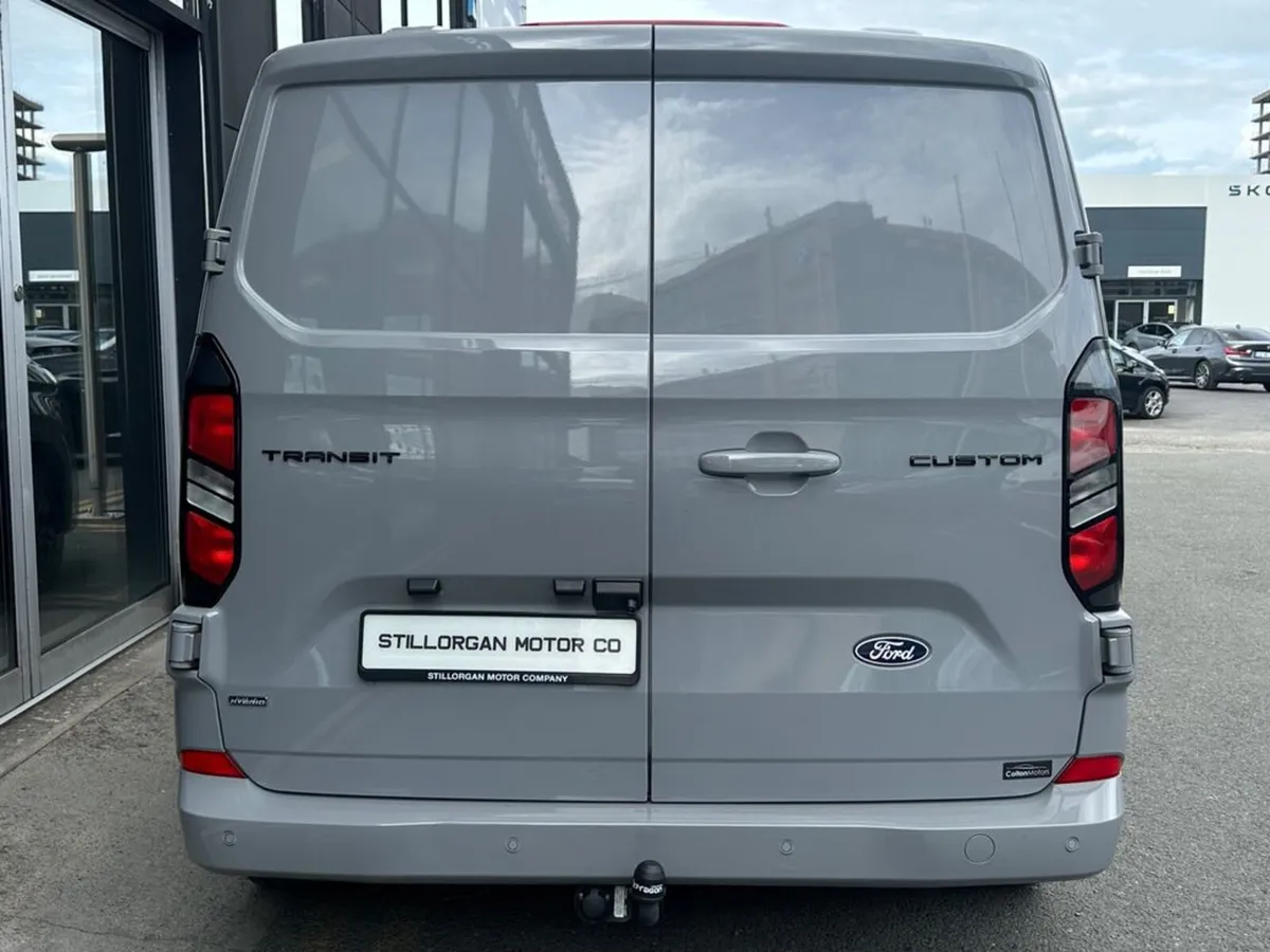 Ford Transit Custom 2.5 PHEV 6 Seat Crew Cab Auto - Image 3