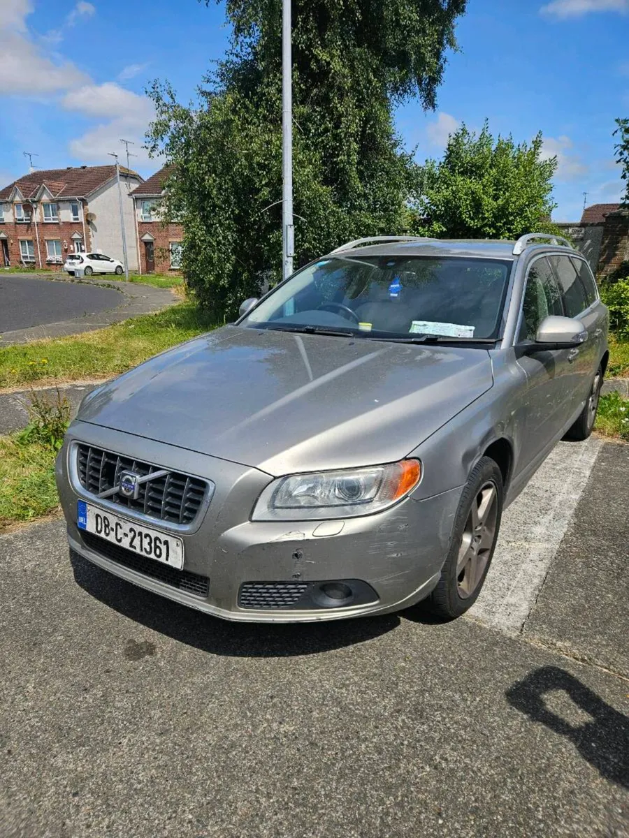 Volvo v70 - Image 1