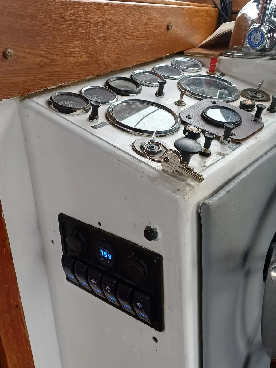 Boat cruiser for sale - Image 3