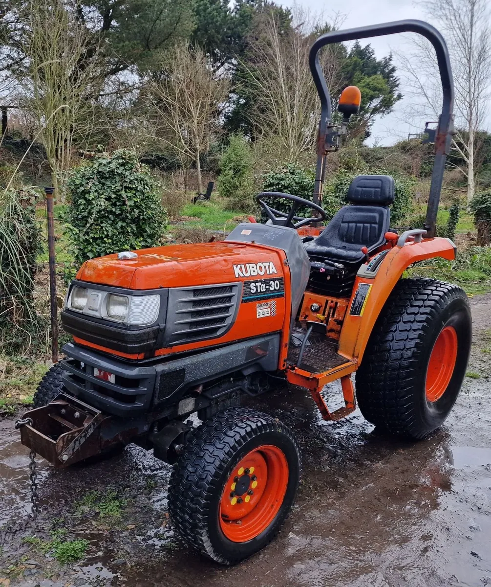 Kubota STA30 Compact Tractor - Image 1